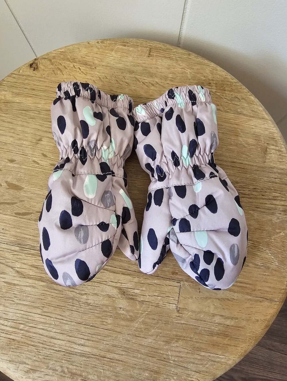 Patagonia Infant Newborn Polka Dot Winter Mittens with Navy & Mint Accents